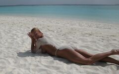 12. Голая Анастасия Волочкова на горячих фото с отдыха на Мальдивах