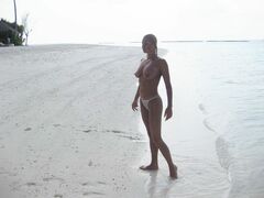 4. Голая Анастасия Волочкова на горячих фото с отдыха на Мальдивах