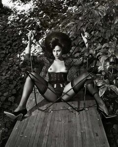 10. Голая Ева Мендес на горячих фото из Vogue