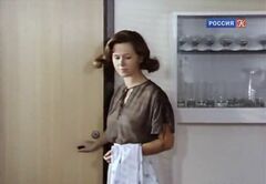 2. Обнаженная грудь Евгении Симоновой в фильме «Рафферти» (1980)