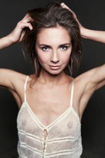 Интимные фото Елены Радевич (голая грудь)