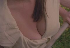 3. Ирина Сотикова в нижнем белье на эротических кадрах из кино