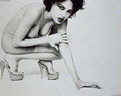 Обнаженная Анджелина Джоли на горячих фото из журналов