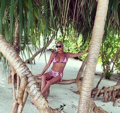 21. Волочкова опять вернулась на Мальдивы и публикует фото в купальнике (2019)