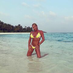 5. Волочкова опять вернулась на Мальдивы и публикует фото в купальнике (2019)