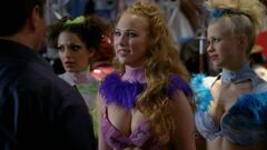 2. Молли Куинн в нижнем белье в сериале «Касл» (2012)