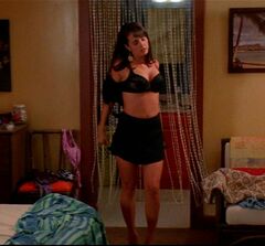 2. Жаклин Обрадорс в нижнем белье из сериала «Шесть дней, семь ночей»‎