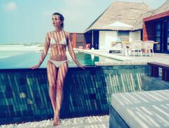 11. Фото Полины Гагариной в купальнике