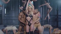 10. Бритни Спирс в эротичном белье для клипа «Make Me»