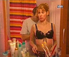 Лена Бирюкова в нижнем белье в сериале «Саша+Маша»