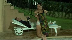 Серена Гранди в трусиках в киноленте «У богатых свои привычки» (1987)